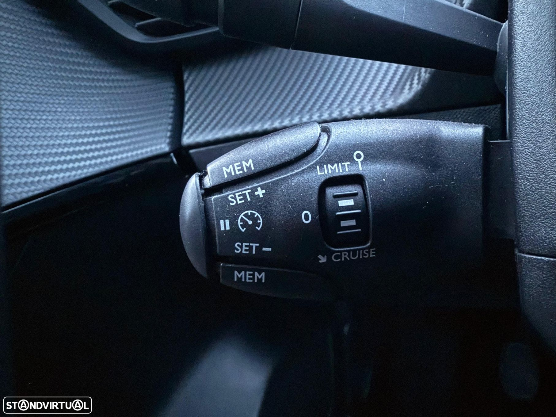 Peugeot 208 PureTech 75 Allure - 11
