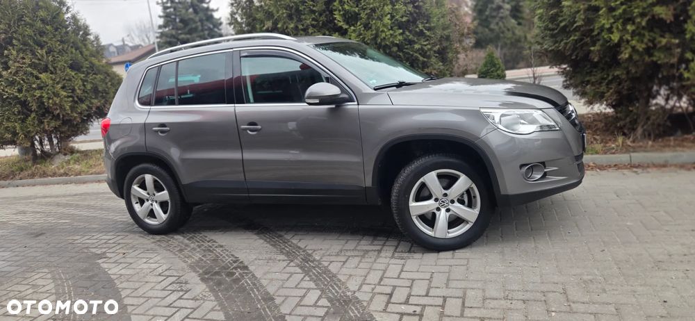 Volkswagen Tiguan 2.0 TDI DPF BlueMotion Technology Exclusive - 18