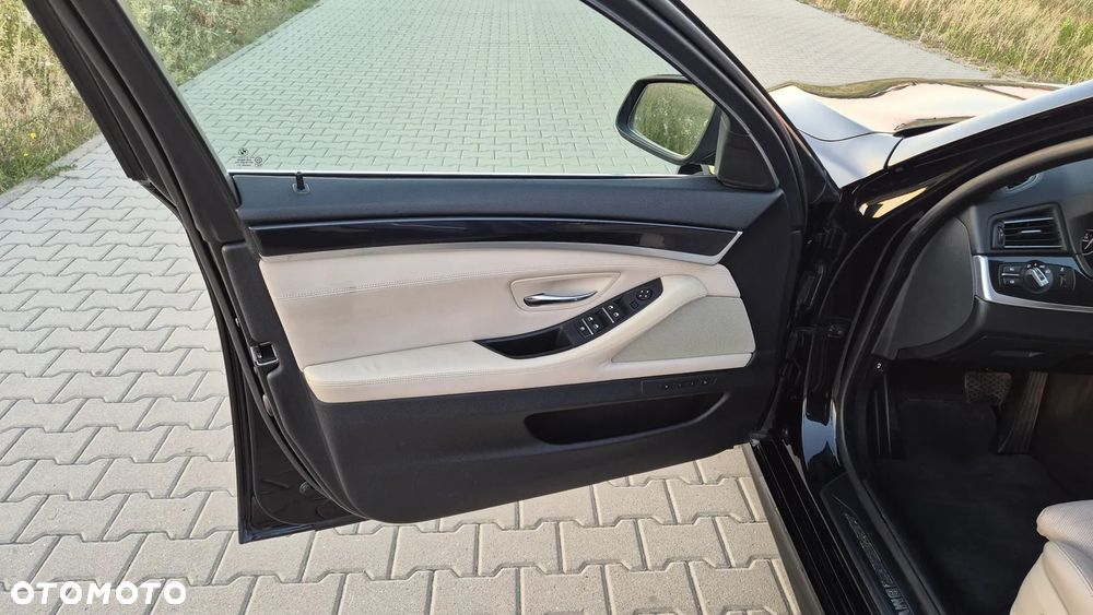 BMW Seria 5 520d - 12