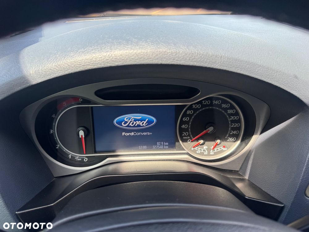 Ford S-Max 2.0 TDCi DPF Champions Edition - 32