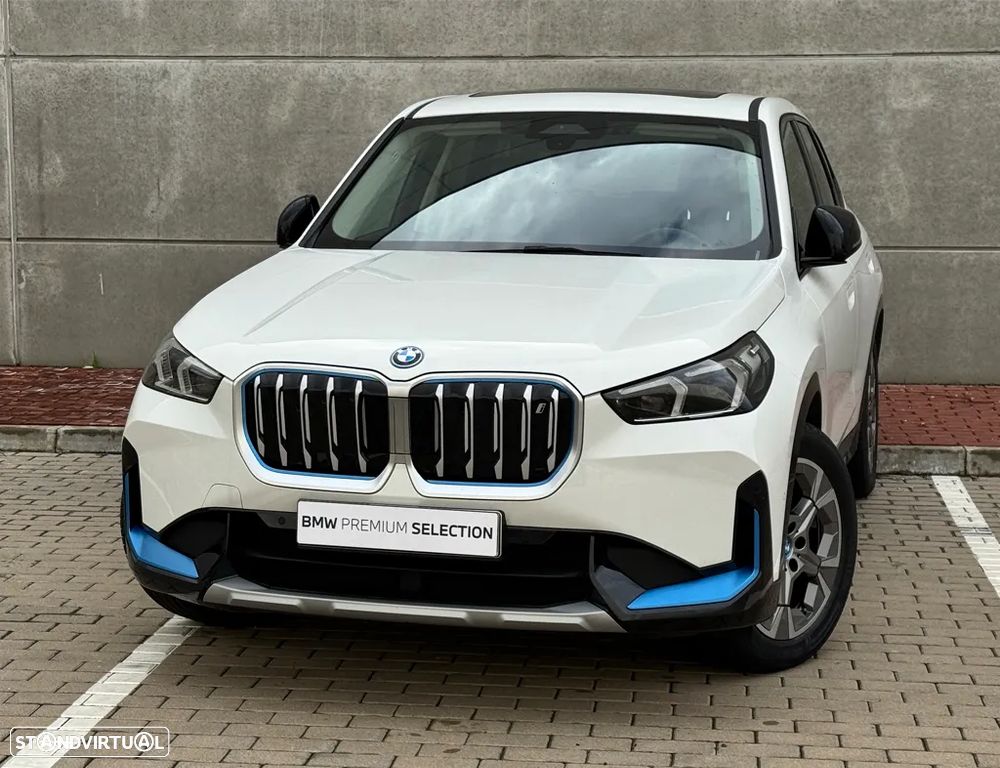BMW iX1 xDrive30 xLine - 1