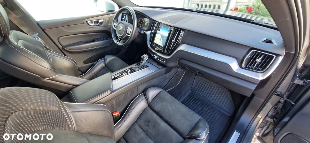Volvo XC 60 D4 R-Design - 22