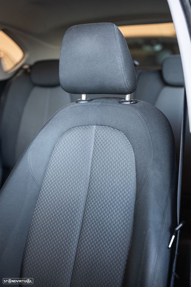 BMW 214 Active Tourer d - 13