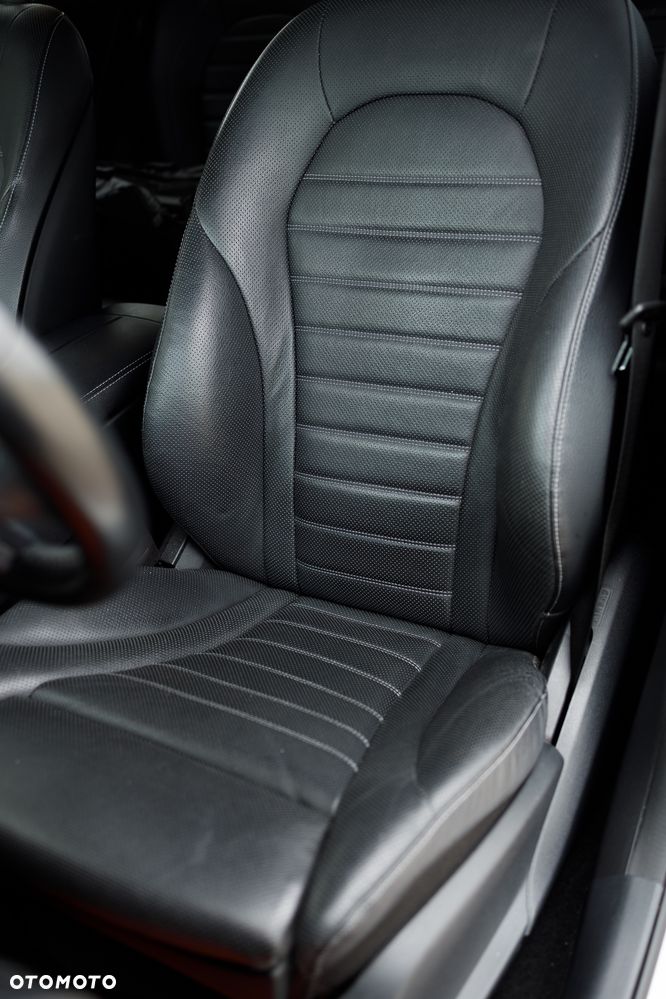 Mercedes-Benz GLC 300 de 4Matic 9G-TRONIC AMG Line Plus - 28