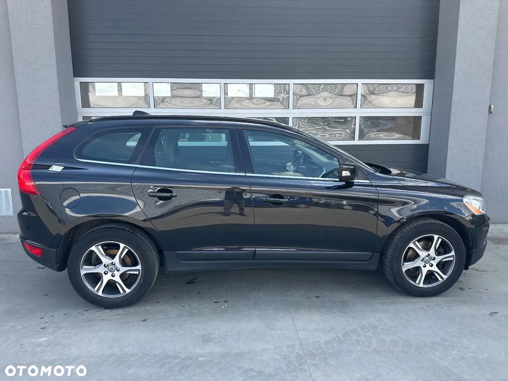 Volvo XC 60 D4 Momentum - 1