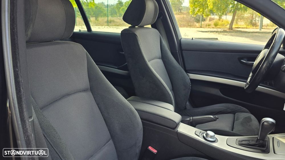 BMW 320 dA Touring - 15