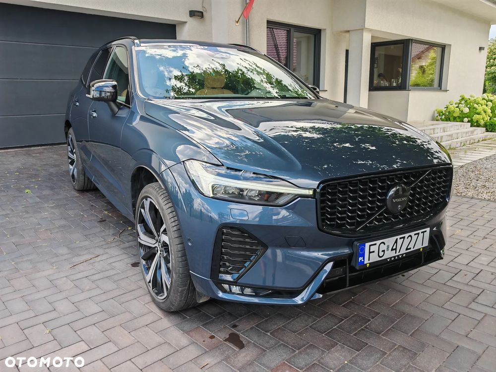 Volvo XC 60 B4 D AWD Ultimate Dark - 2