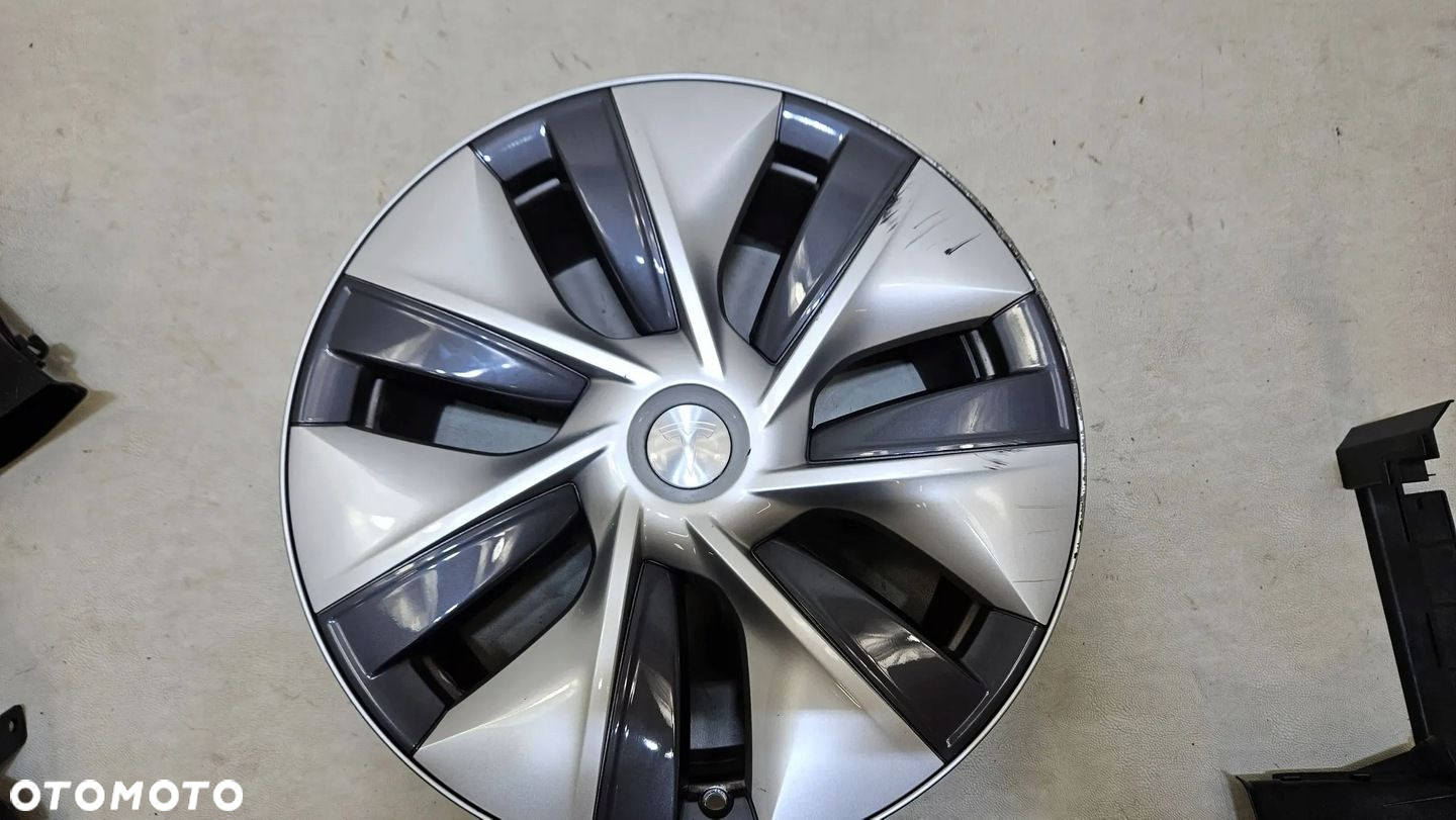 FELGA ALUMINIOWA KOŁPAK TESLA MODEL Y 19 9,5 ET45 5x114,3 1166222-00-C - 2