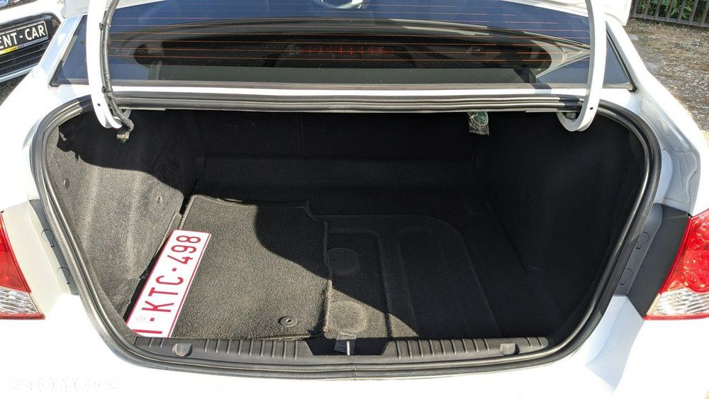 Chevrolet Cruze - 36