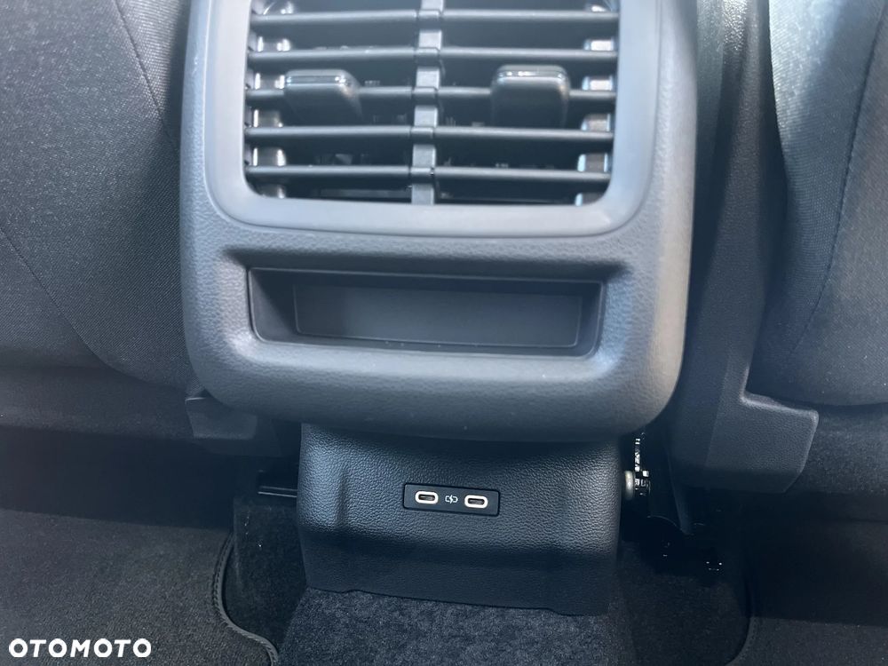Volkswagen T-Roc 1.5 eTSI Life DSG - 21