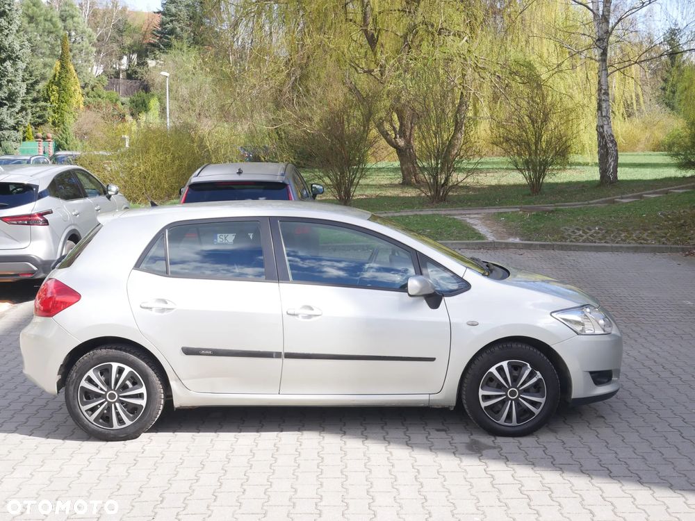 Toyota Auris 1.6 VVT-i Sol - 4