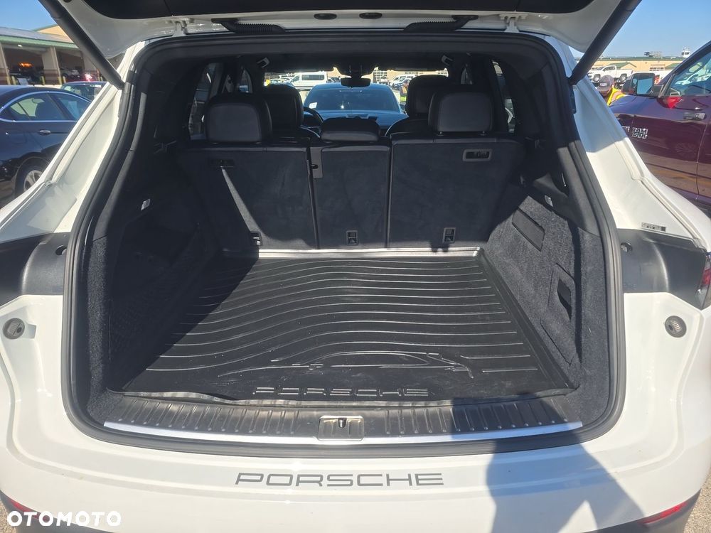 Porsche Cayenne - 15