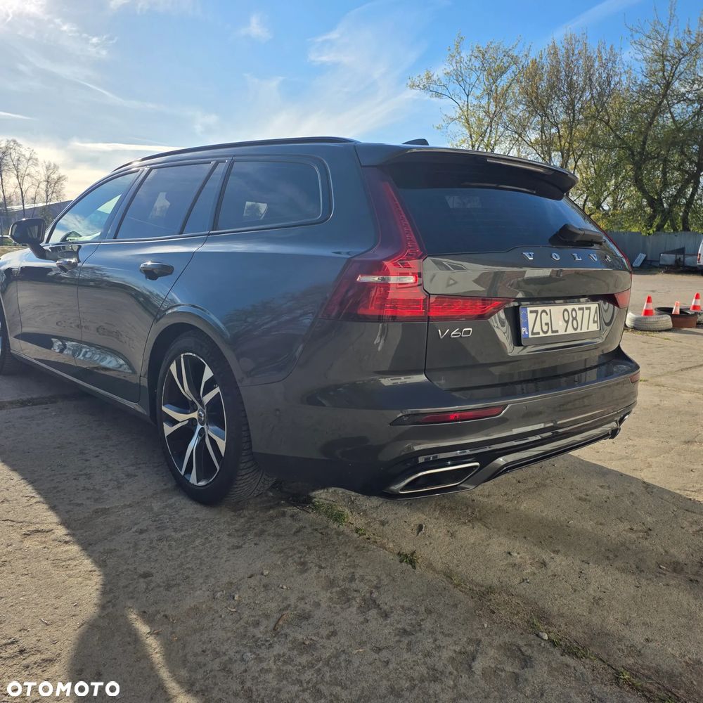 Volvo V60 D4 Geartronic R-Design - 24