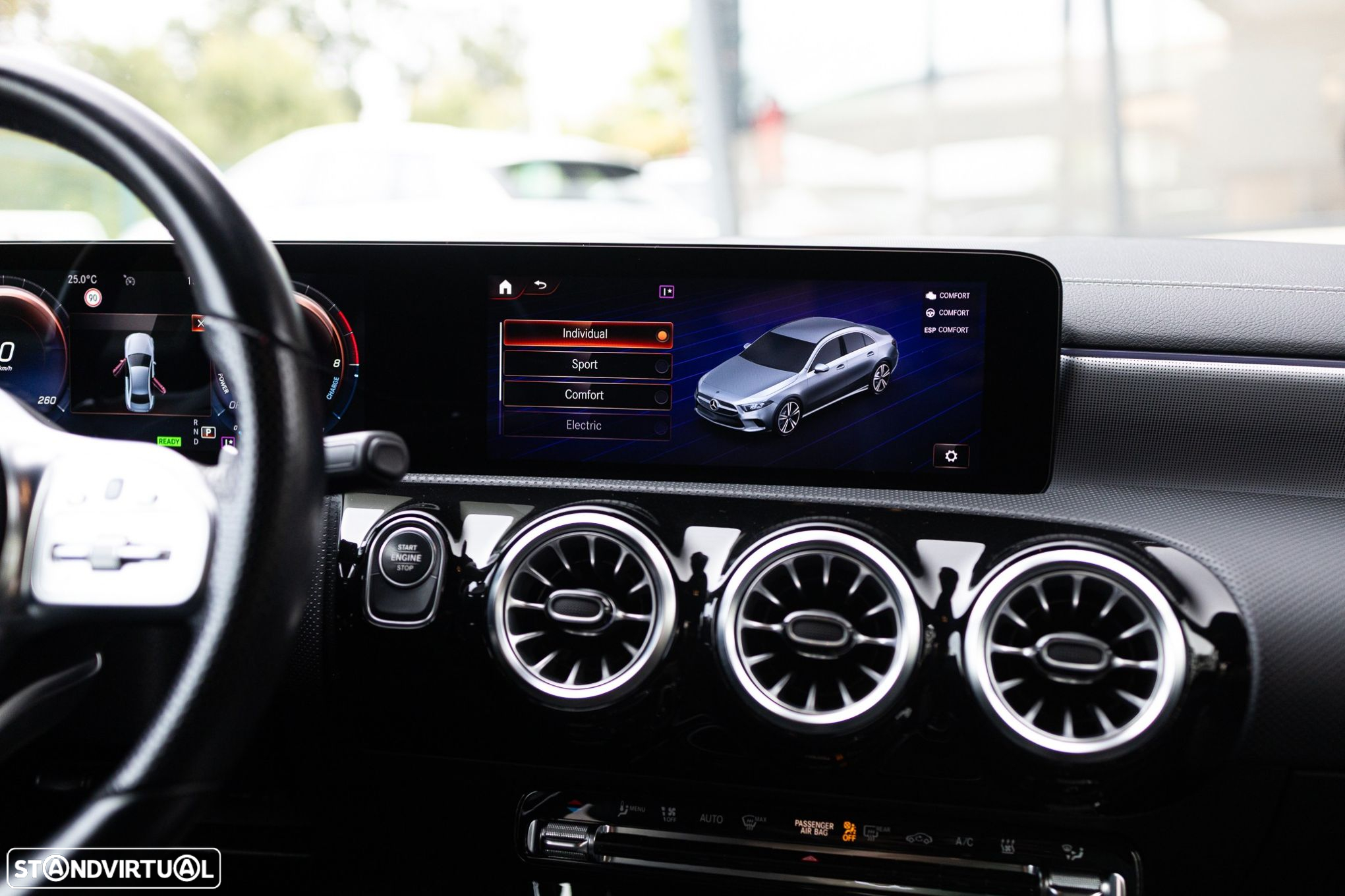 Mercedes-Benz A 250 Limousine e AMG Line - 28