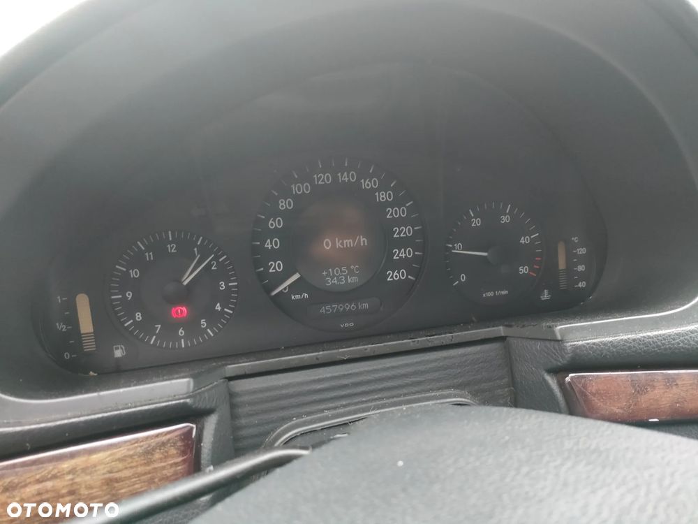 Mercedes-Benz Klasa E 200 CDI Classic - 5