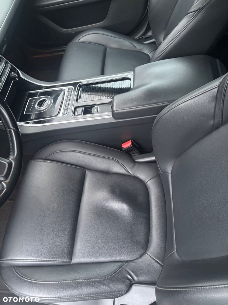 Jaguar XF 35t Prestige - 13