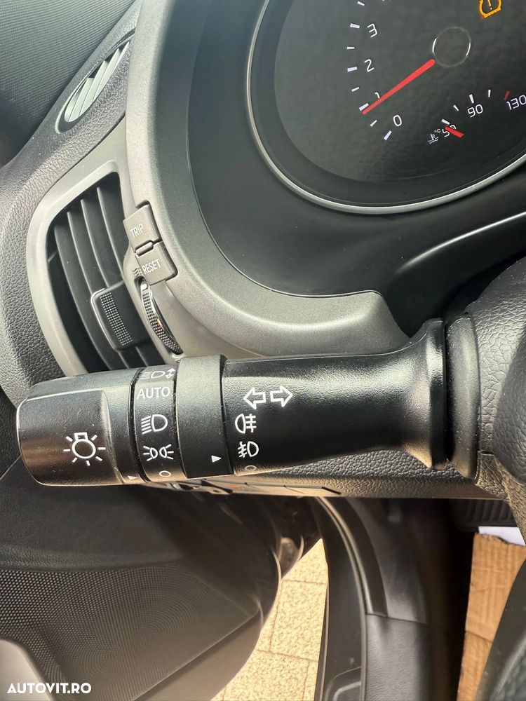 Kia Sportage 1.7 DSL MT 4x2 PREMIUM - 15