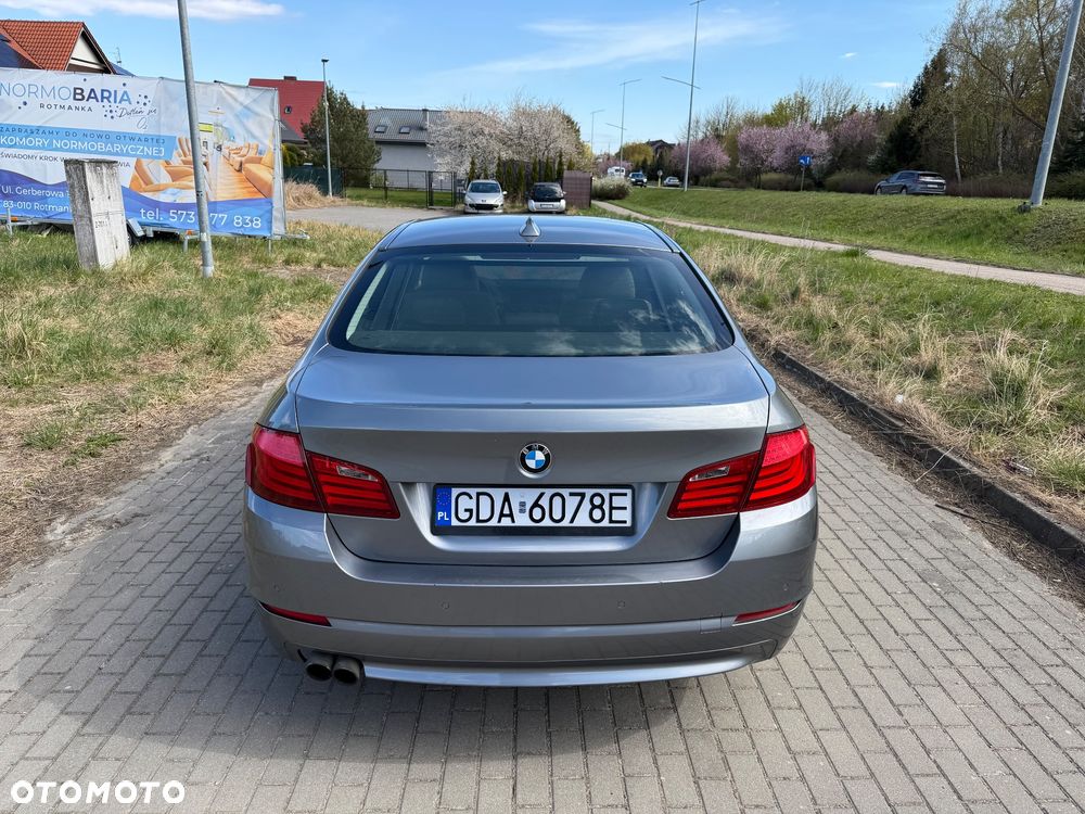 BMW Seria 5 523i - 3