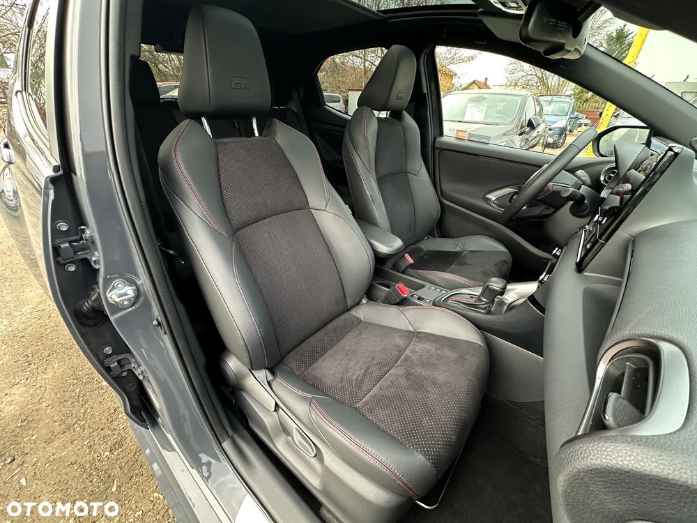 Toyota Yaris Hybrid 1.5 GR Sport - 20