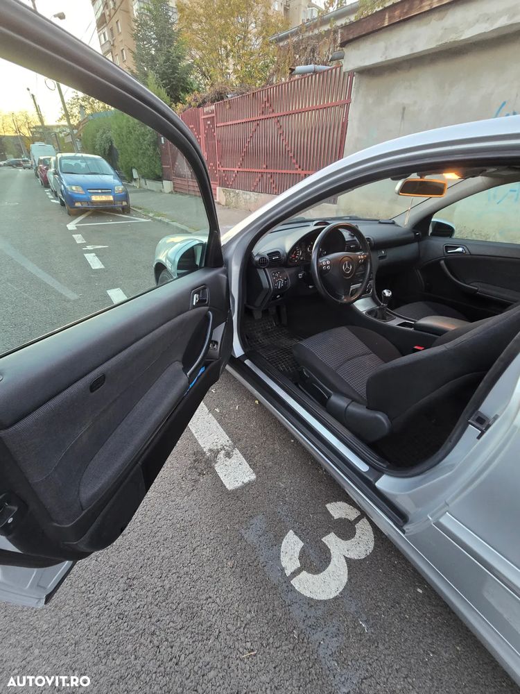 Mercedes-Benz C 180 Kompressor Sportcoupe - 8