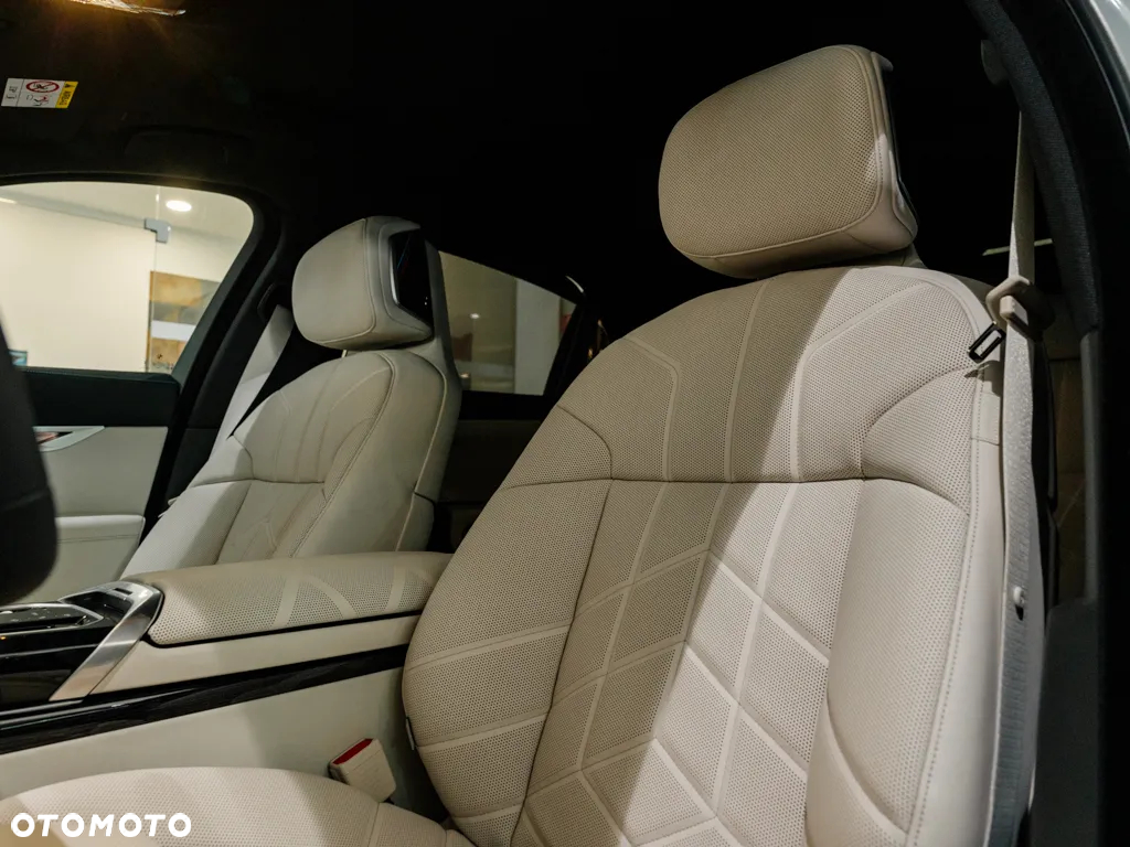 BMW Seria 7 750e PHEV xDrive M Sport sport - 10
