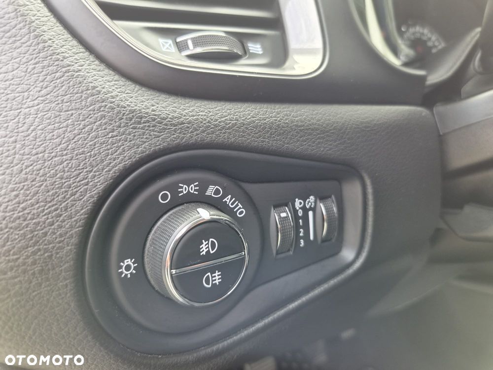 Jeep Renegade - 24