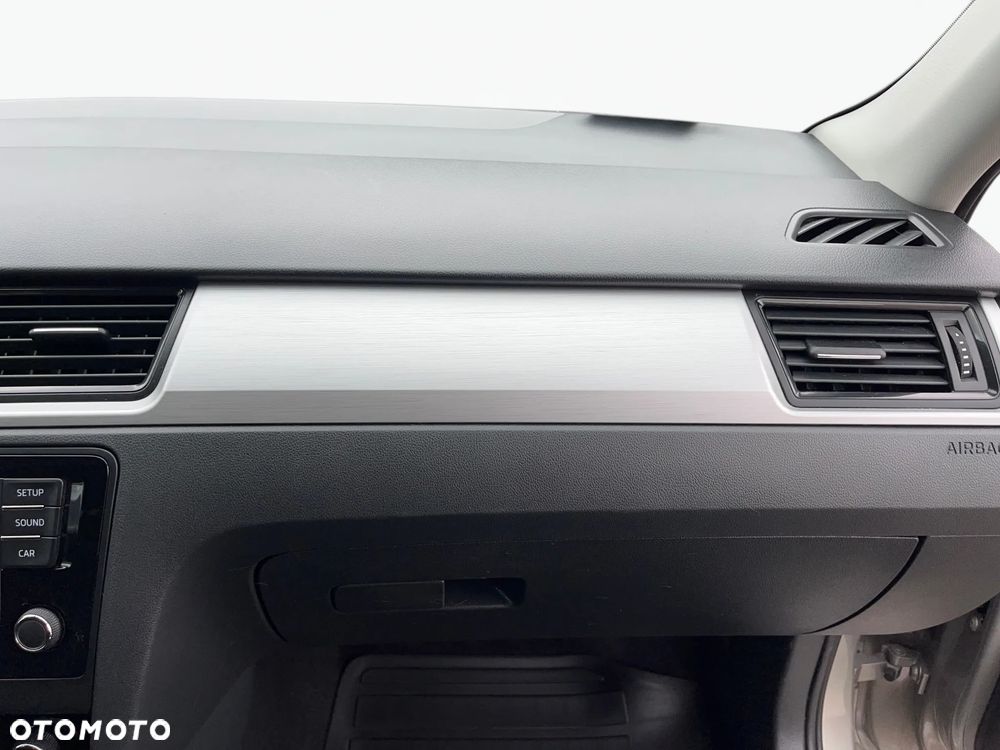 Skoda RAPID - 17