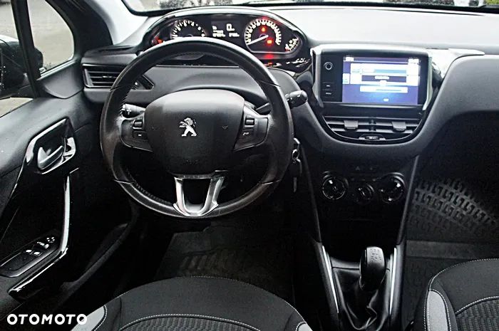 Peugeot 208 1.2 PureTech Allure - 21