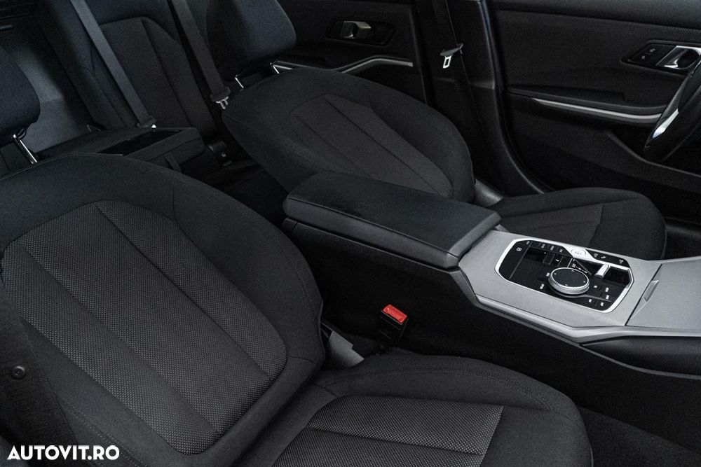 BMW Seria 3 318i Aut. - 34