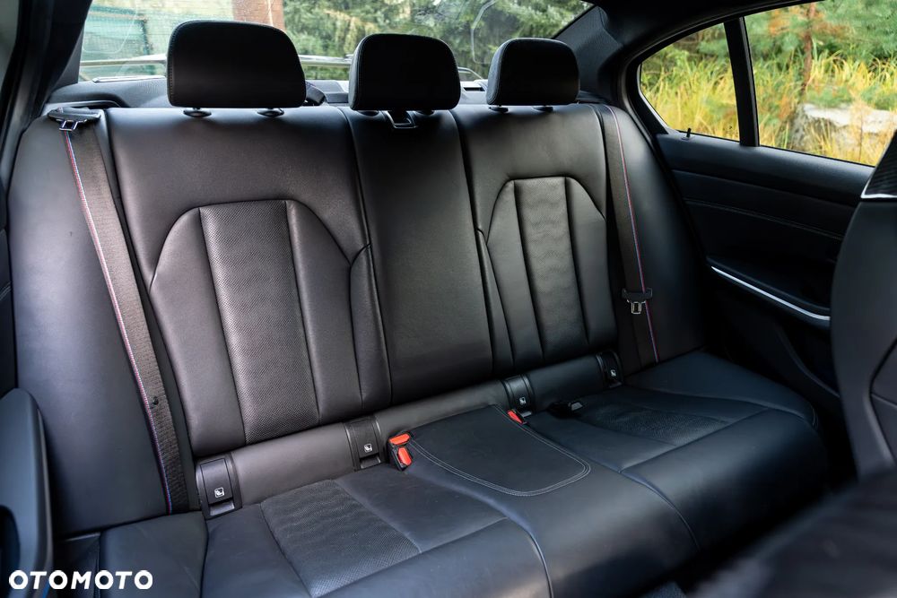 BMW M3 Competition xDrive sport - 39