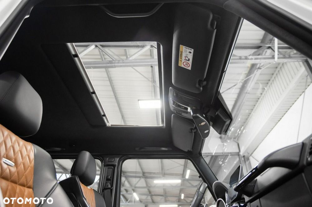 Mercedes-Benz Klasa G AMG 63 AMG SPEEDSHIFT 7G-TRONIC - 26