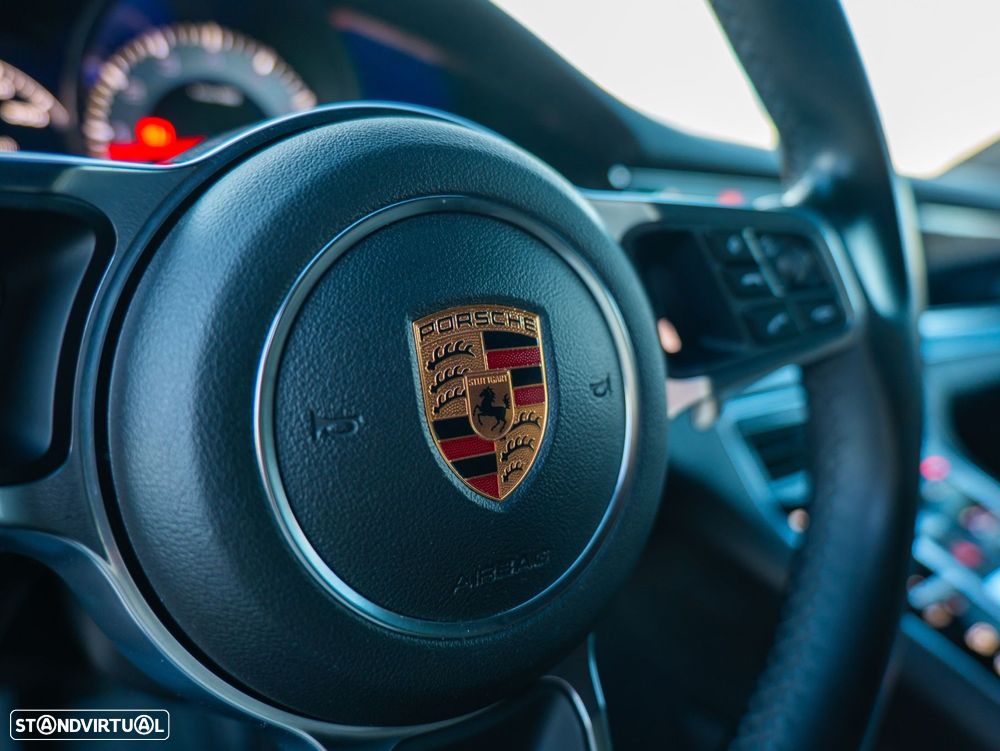 Porsche Panamera 4 Executive - 43