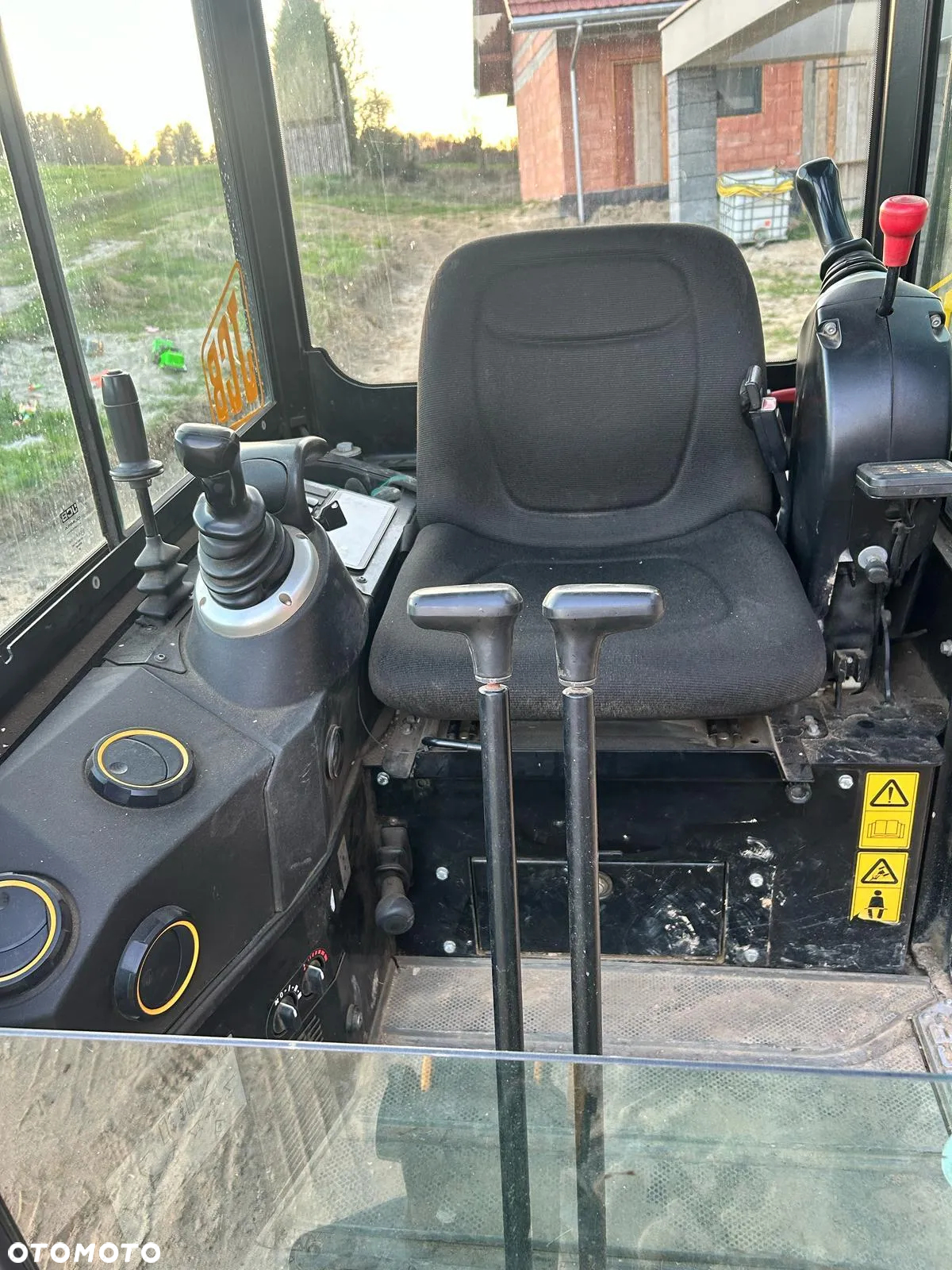 JCB 16C-1 - 16
