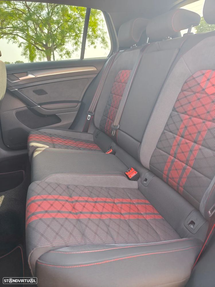 VW Golf GTI TCR 2.0 TSI OPF DSG - 11