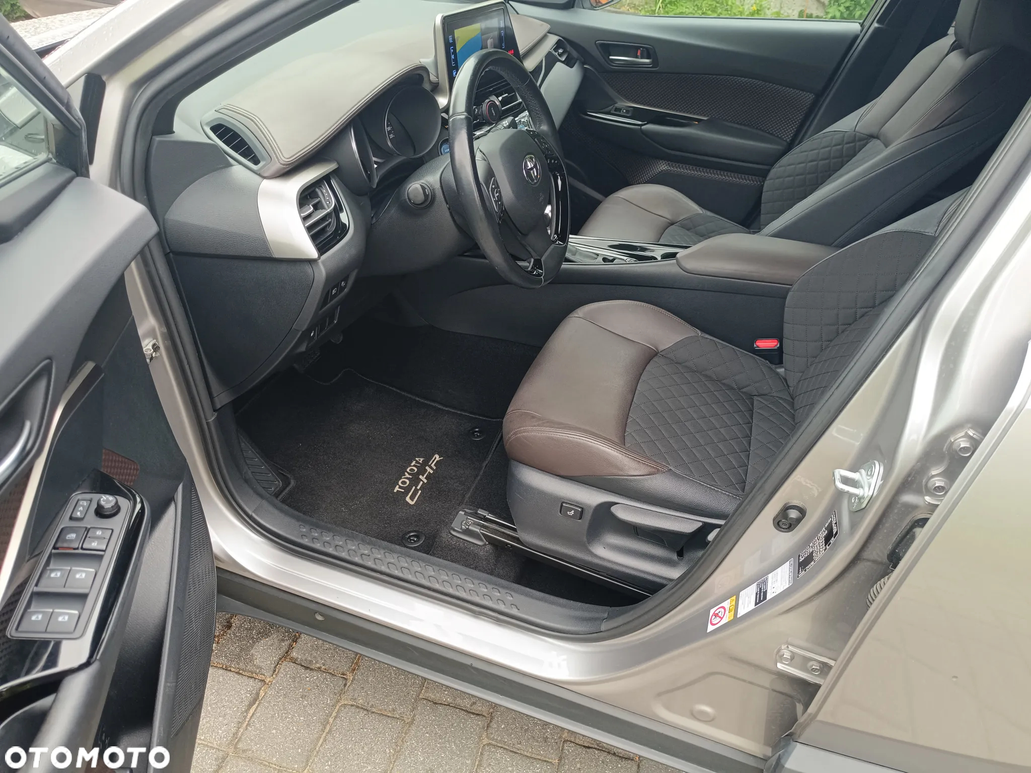 Toyota C-HR 1.8 Hybrid Prestige - 13