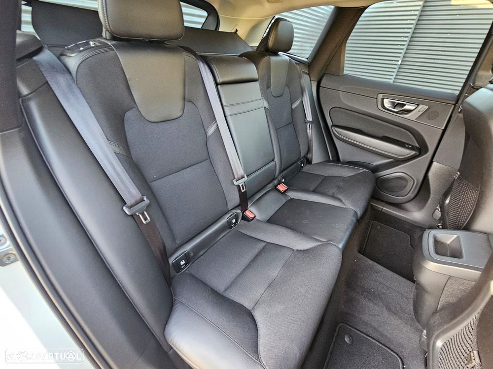 Volvo XC 60 2.0 D4 Momentum - 22