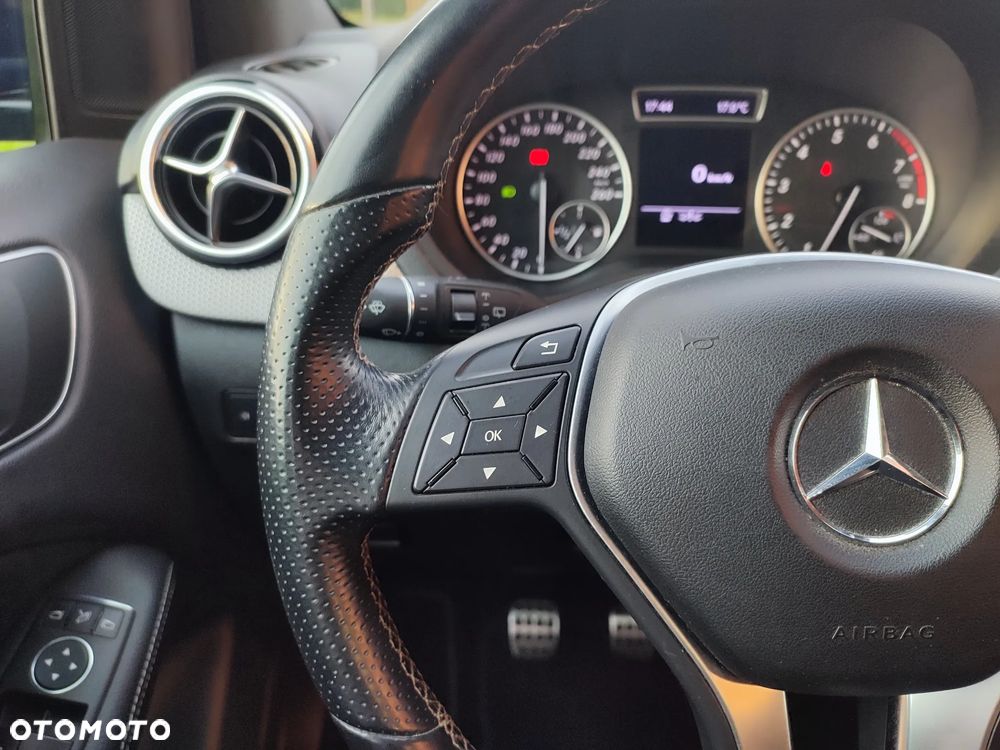 Mercedes-Benz Klasa B 180 BlueEFFICIENCY Edition - 33