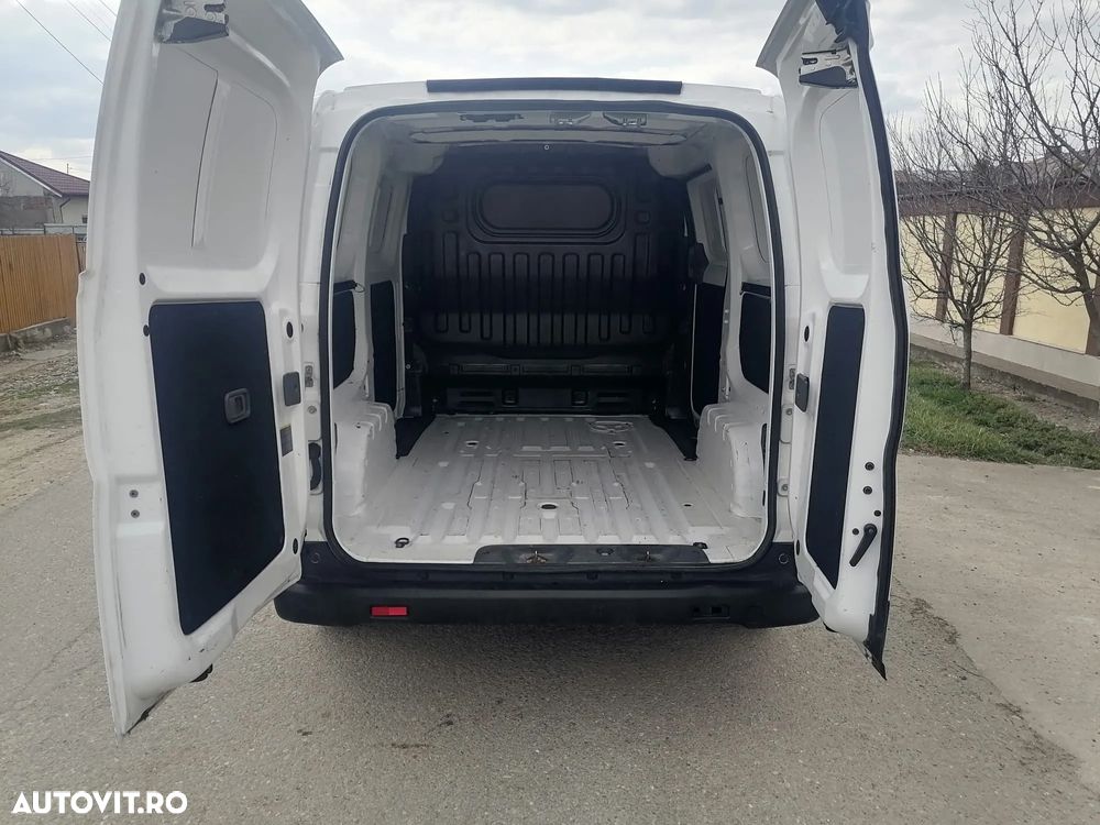 Nissan NV300 electric - 6