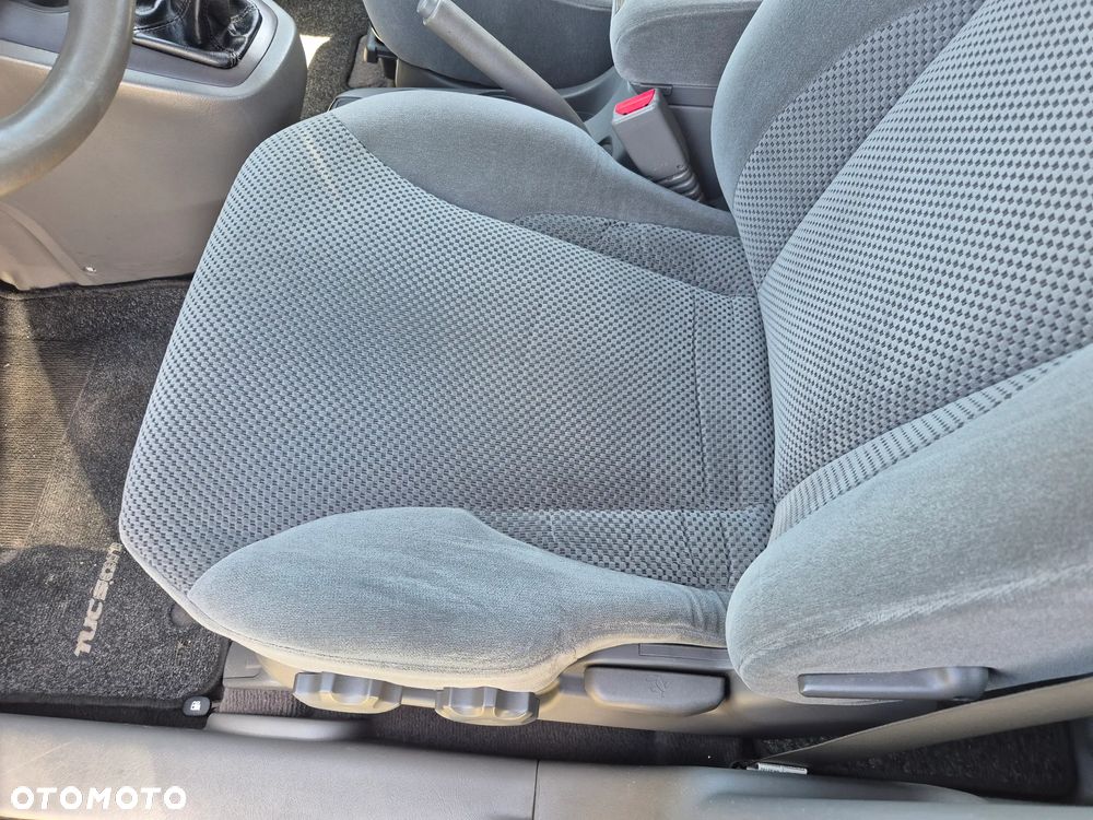 Hyundai Tucson 2.0 CRDi 2WD GLS - 11