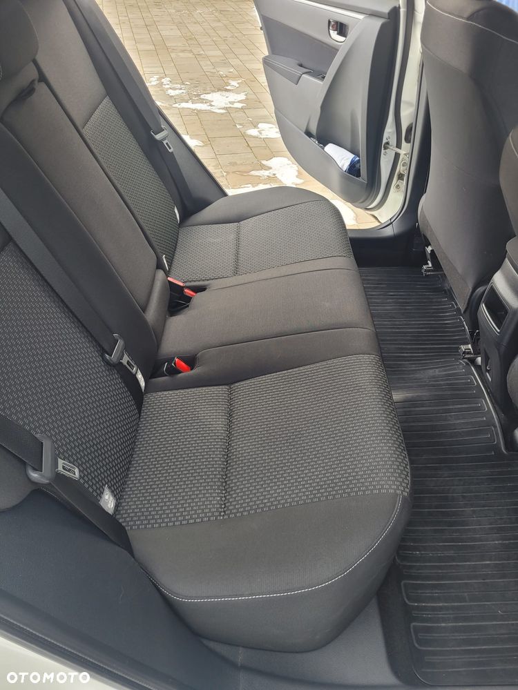 Toyota Corolla 1.6 50th Anniversary - 8