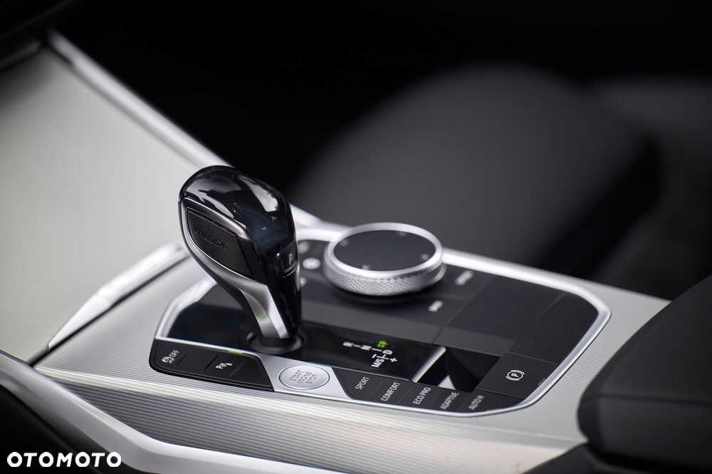 BMW Seria 3 320d xDrive Sport - 40