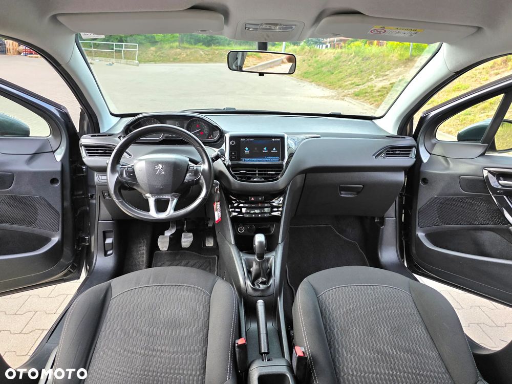 Peugeot 208 - 5