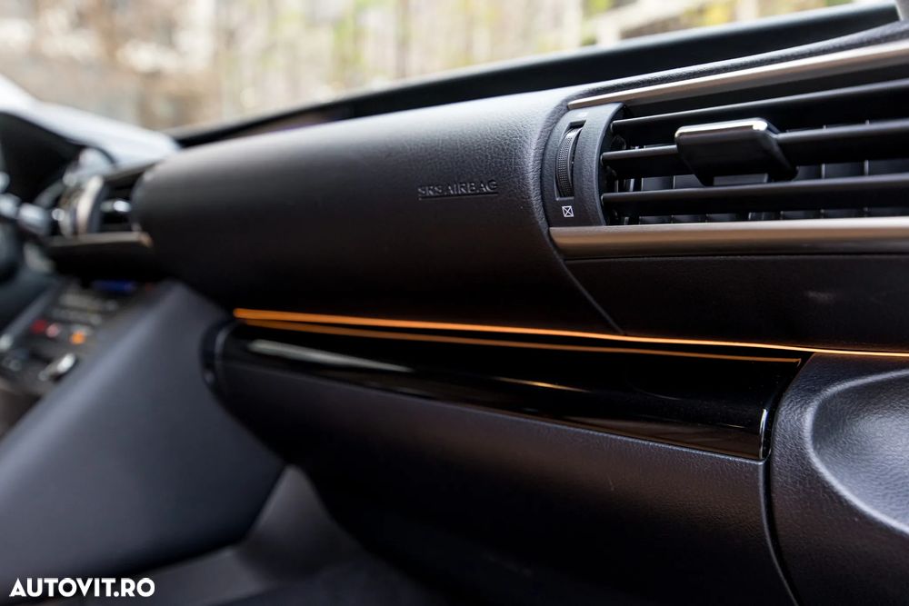 Lexus Seria IS 300h Luxury Line - 35