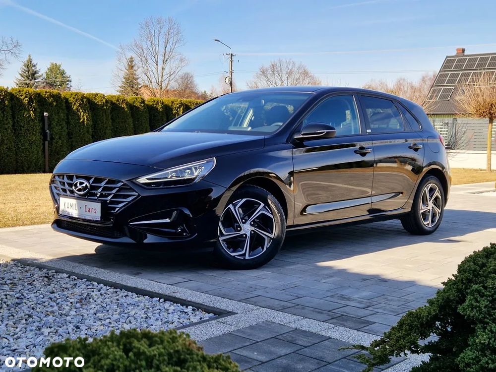 Hyundai i30 1.5 Intro - 1