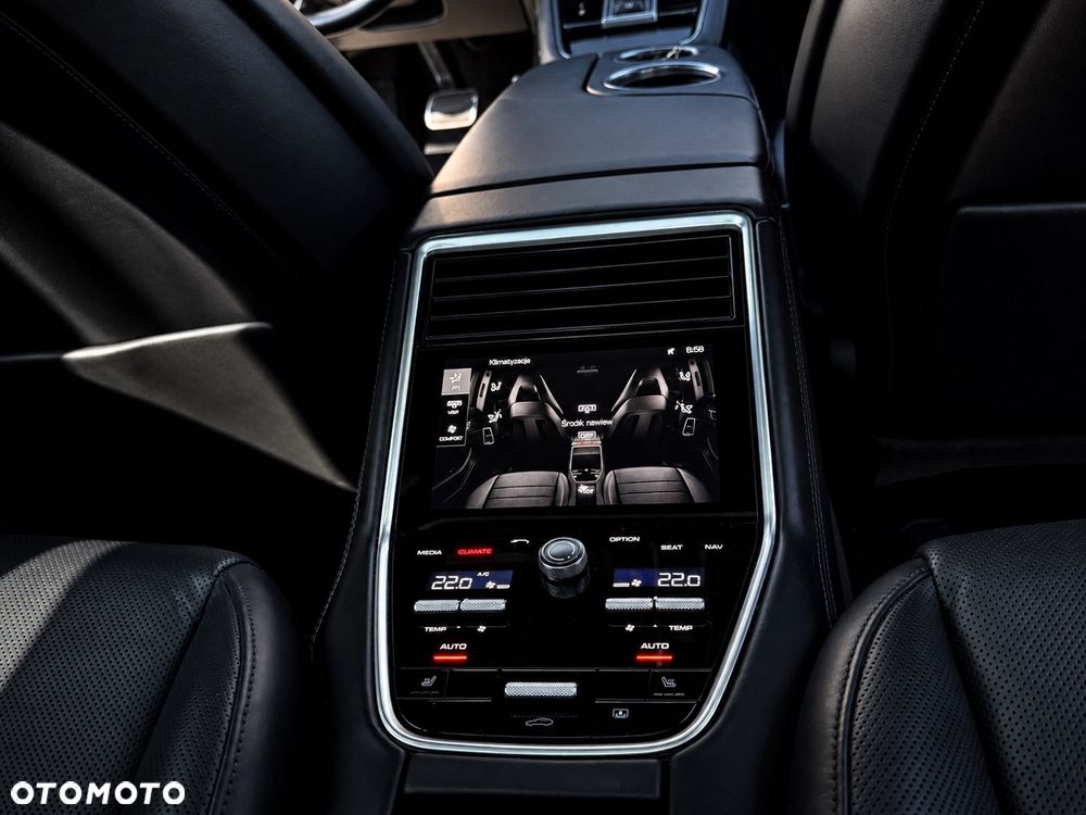 Porsche Panamera Turbo - 26