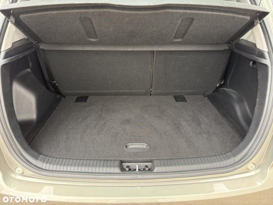 Kia Venga - 25