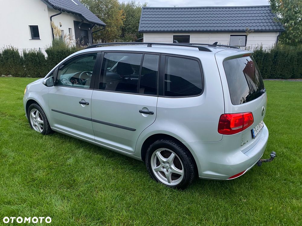 Volkswagen Touran - 3