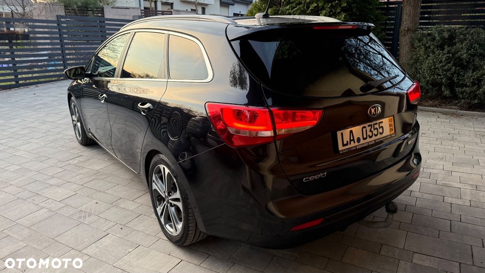 Kia Ceed 1.6 CRDi 136 ISG Platinum Edition - 4