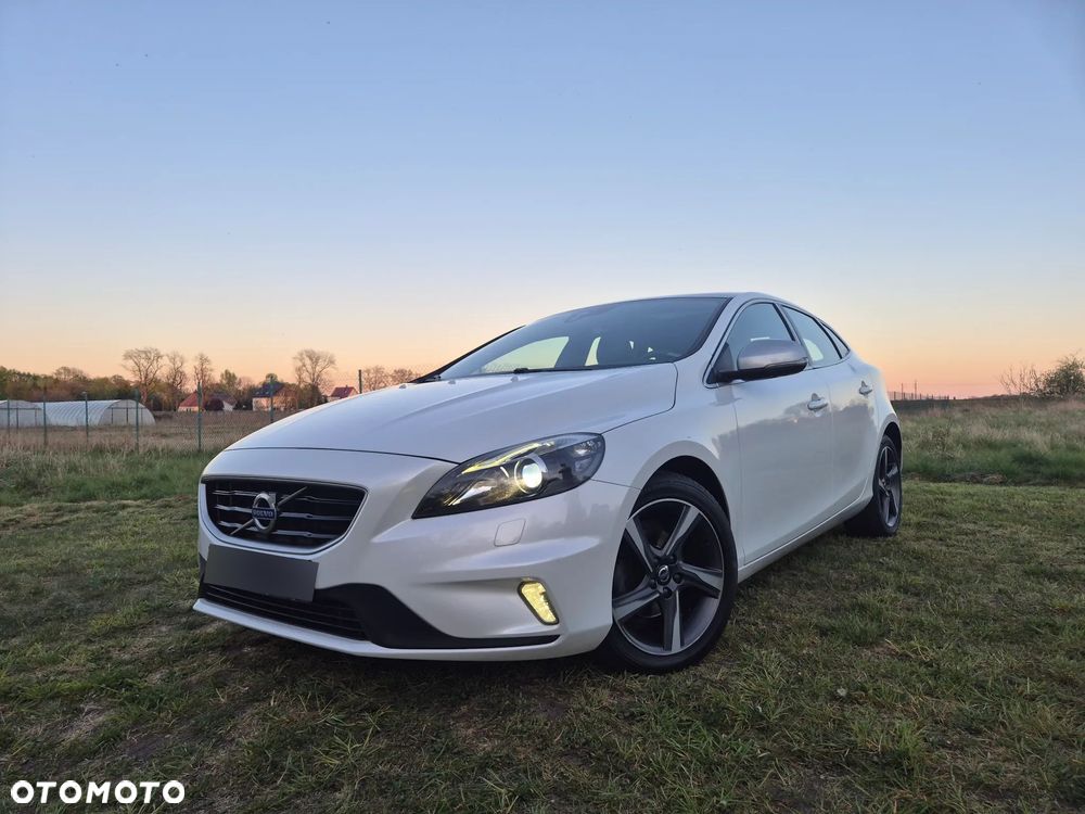Volvo V40 D2 Drive-E R-Design Momentum - 2