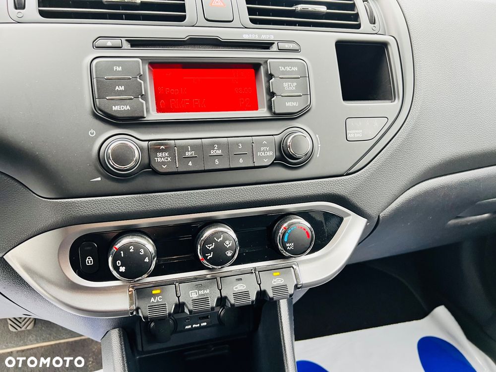 Kia Rio 1.2 Attract - 8